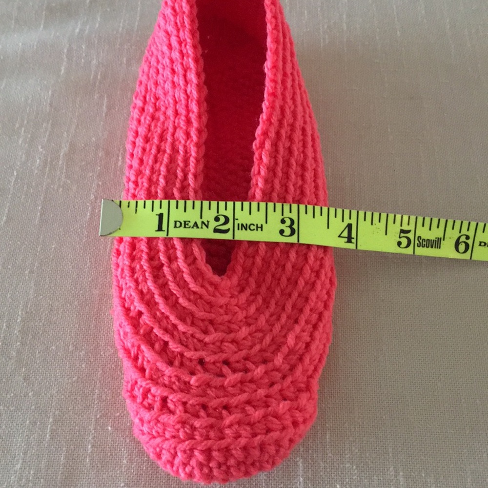 Hand Crafted Slippers Coral Crochet Medium - Picture 4 of 5